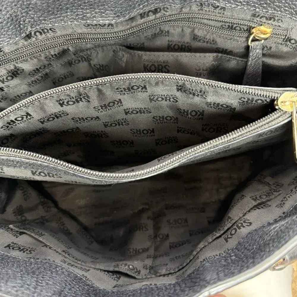 Michael Kors Pebbled Black Leather Bag With Gold Colored Logo Engraved‎ Hardware